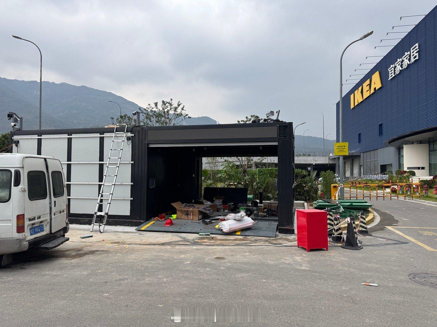 转头到了马路对面，蔚来第四代换电站正在建设中纯电车最优的补能方式还是换电大v聊车