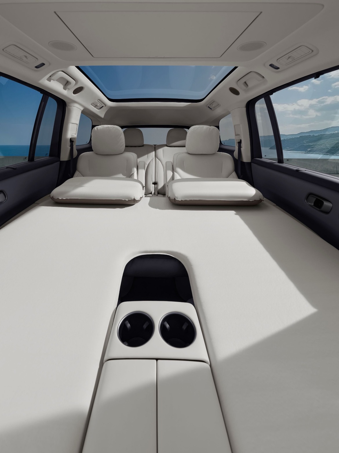 理想i6专用的双人床垫上线了，单人床不用床垫的枕头套装商城的同学说也会很快上线。