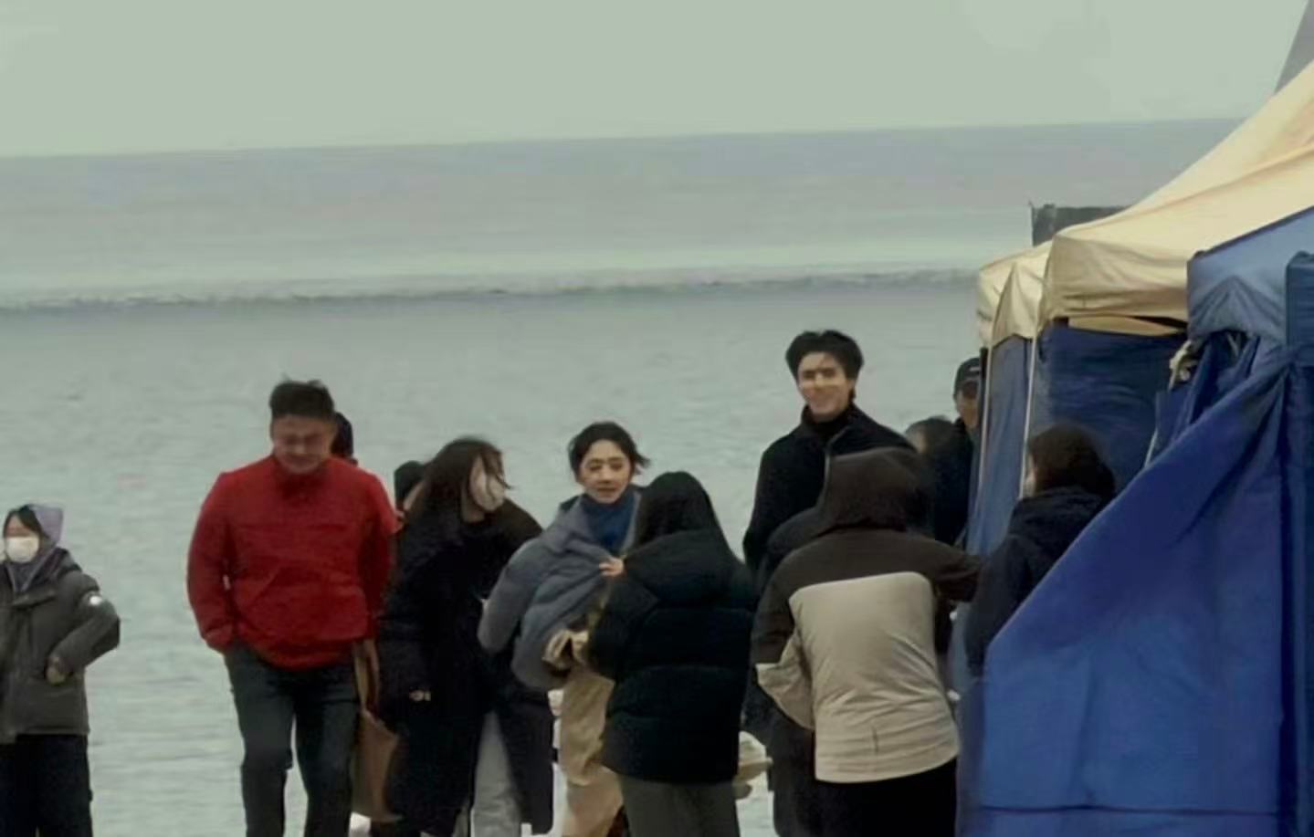 陈飞宇王影璐电影见春天路透陈飞宇王影璐见春天首同框瑟璐甜嘟！ 