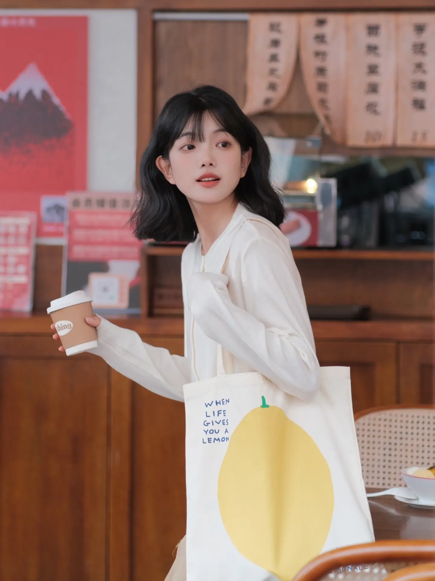 我听见日子翻页的声音📔。