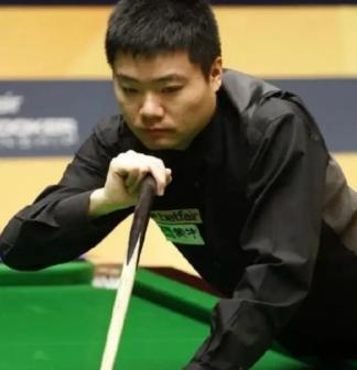 有钱人的生活不过如此，丁俊晖 37 岁，每年挣的钱都得论千万算，没想到他的私生活