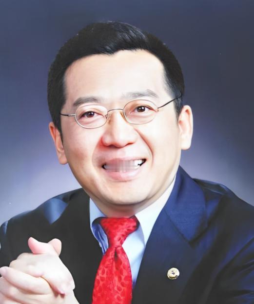 美国慌了！中国再次出现一位堪比钱学森的科学家，美国阻止他返回中国，印度要求他公开