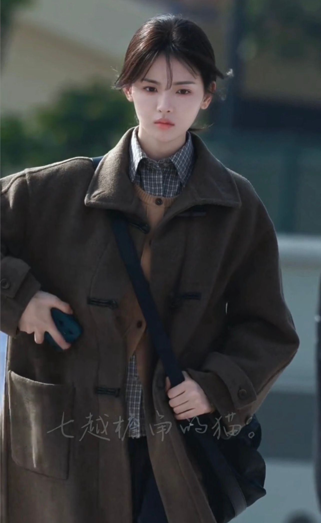 《今天是太阳雨》里的造型师也太会叠穿了吧，这几套穿搭不仅不觉得厚重反而凸显出了杨