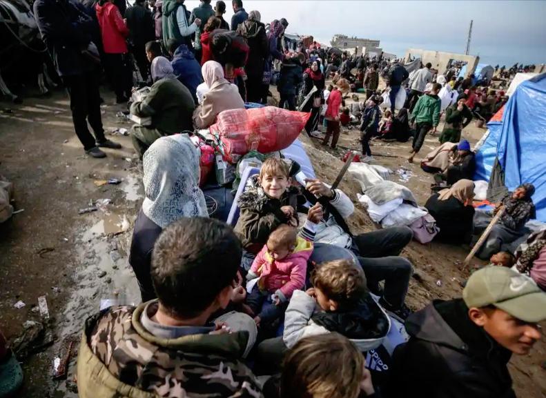 俄乌打仗是没完没了，乌克兰老百姓快扛不住了，联合国最近直接发了急招，2026年必