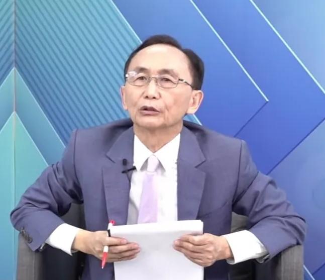 台湾资深媒体人吴子嘉在7月21日的政论节目中爆料，称新北市长侯友宜之所以要呼吁对