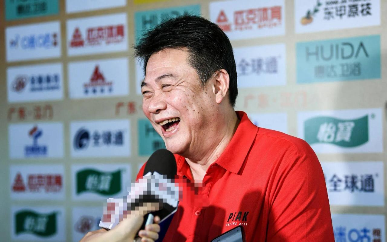 蔡斌的救兵来了，猛将张常宁归队！
中国女排今年将形成新的新七仙女组合：
主攻：李