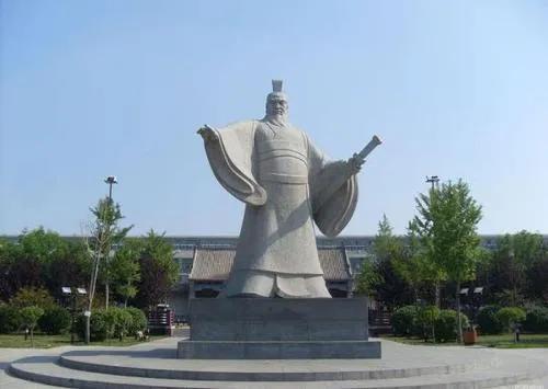 为啥我越来越钦佩刘备了?

丢了徐州40多岁， 破产清算一次。

50多岁的时候