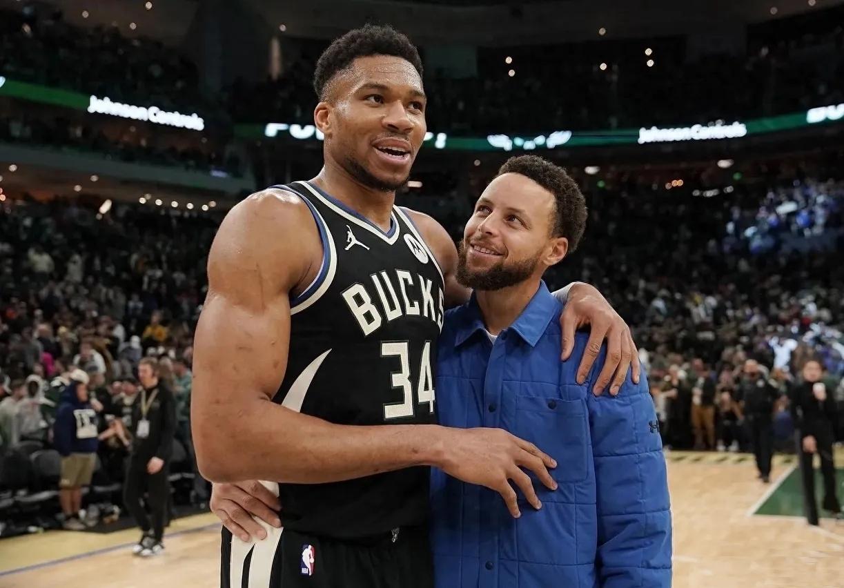 这交易方案可太劲爆了！
勇士要拿巴特勒、
波杰姆斯基以及6个首轮选秀权去换字母哥