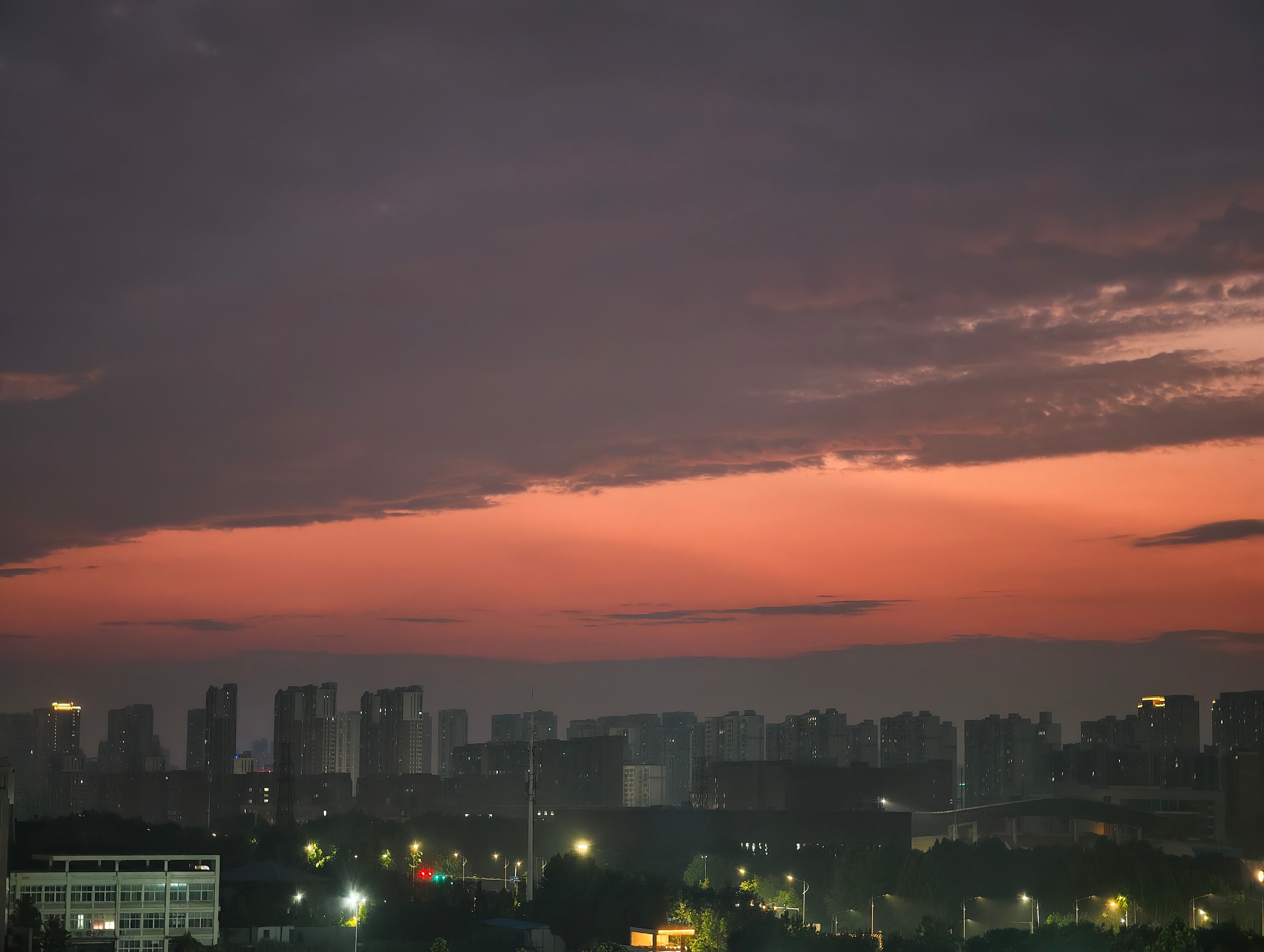 今日晚霞晚霞老张杂谈 ​​​