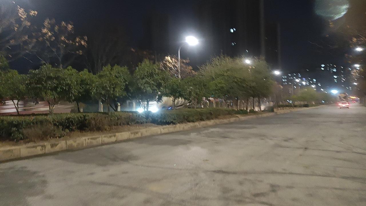 了解原因：首先，试着了解他为什么会晚归。是不是工作繁忙、加班多？还是有其他的原因