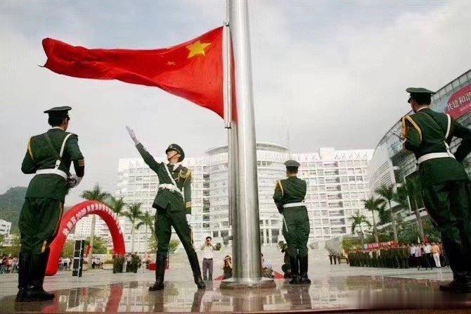 八一建军节 时光飞逝，退役都17年啦！岁月于我而言，是场热血的洗礼，那些军旅时光