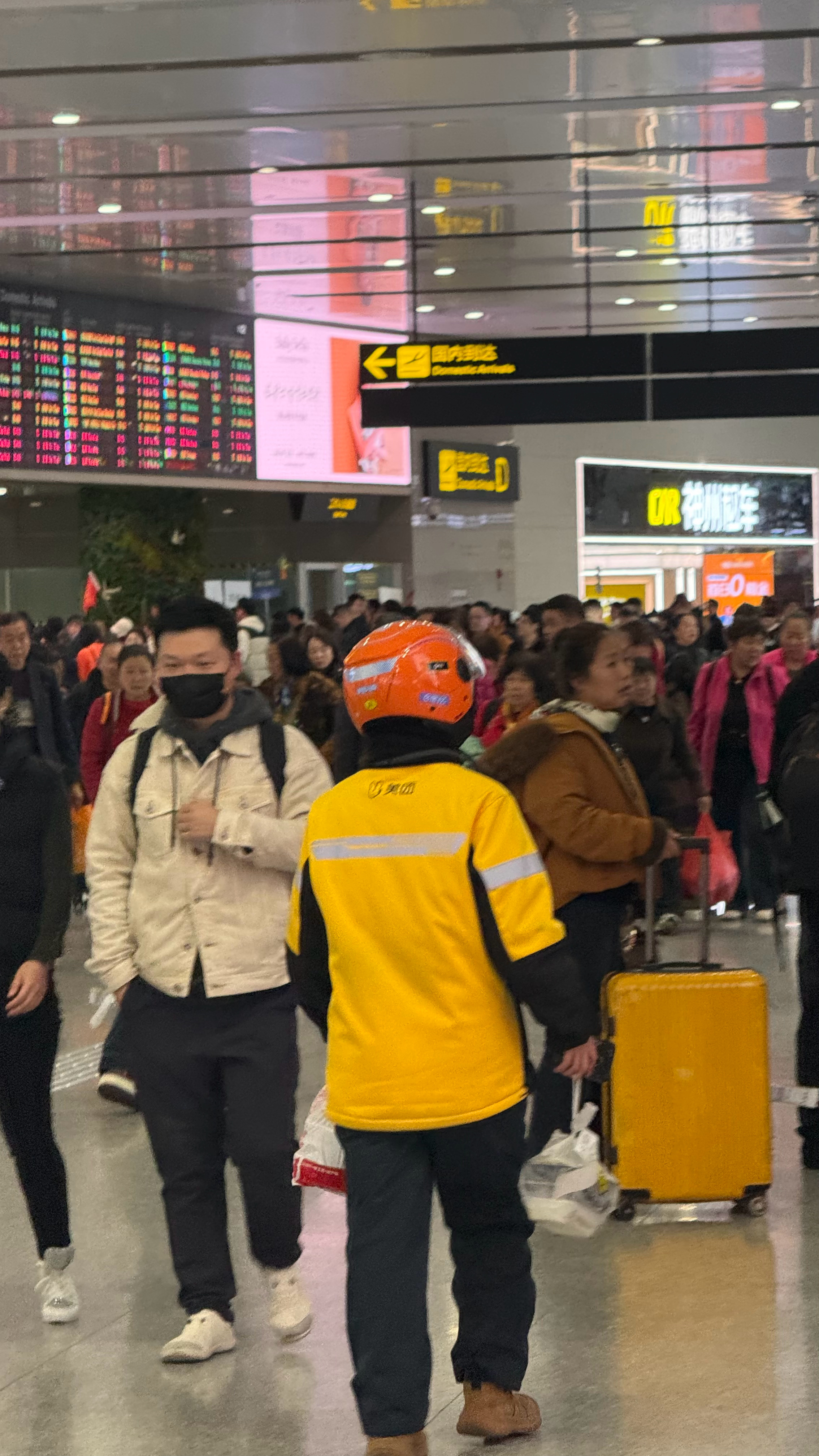 美团侠出没这是准备送到北京去吗？ 