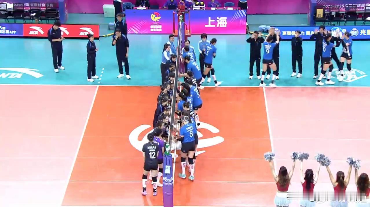 蔡斌还是那个蔡斌，巴黎奥运周期的问题快要在上海女排身上复现了！一套首发阵容打到底