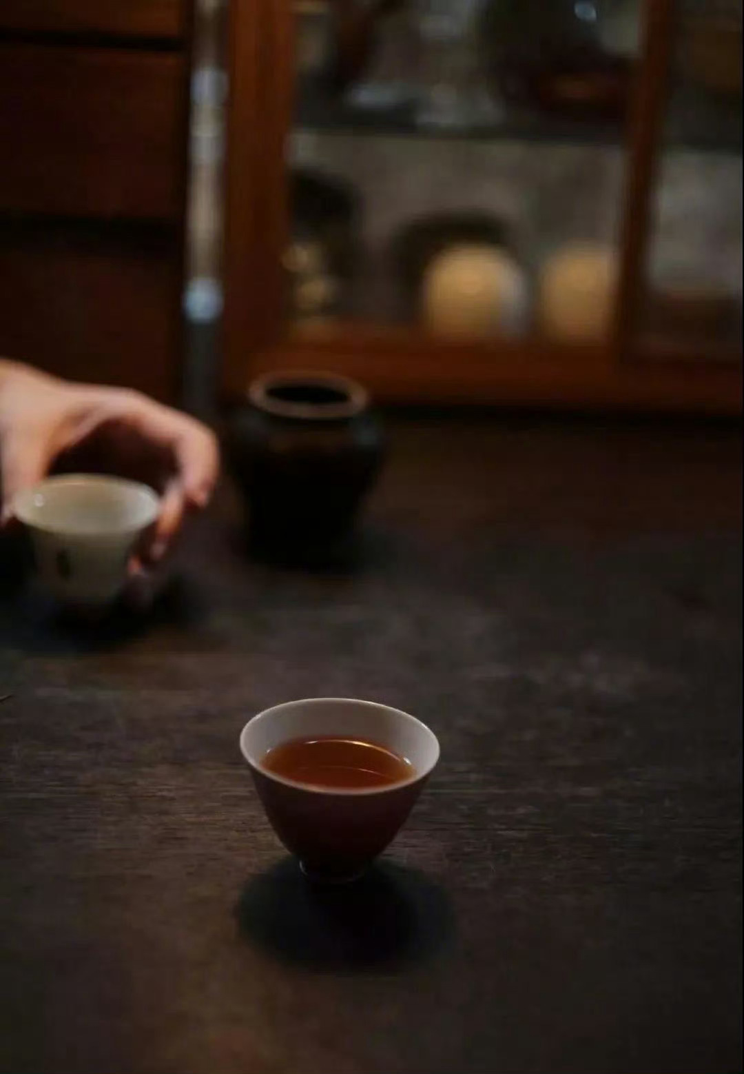 做人，个性待己共性待人 每个人都是特别的。所以，反而是那个认为自己很普通的人，其