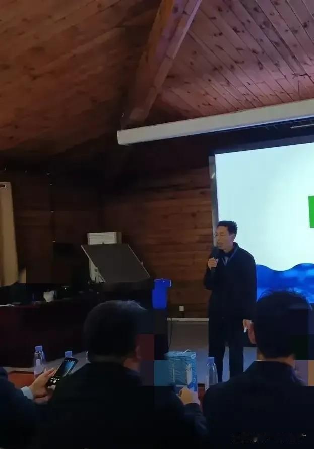 我观看小鹏机器人后的感想:
一个社会的文明程度，取决于这个社会对待弱势群体的爱护