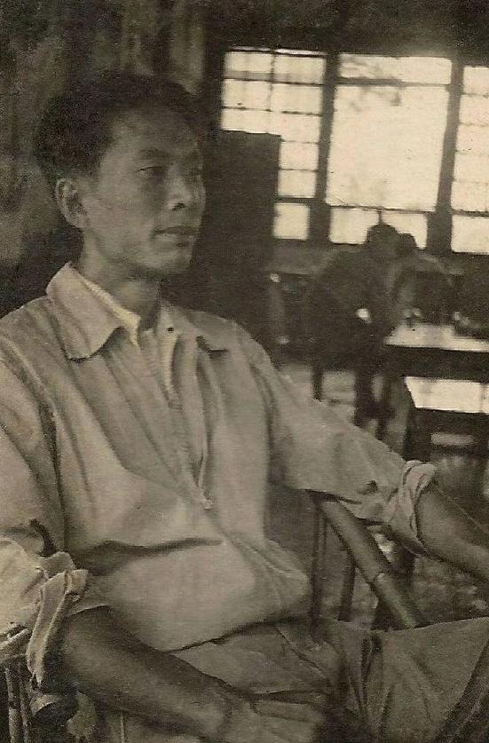 冯喆人生落幕前，一张罕见的留影，这张照片拍摄于1969年上半年，地点是四川成都峨