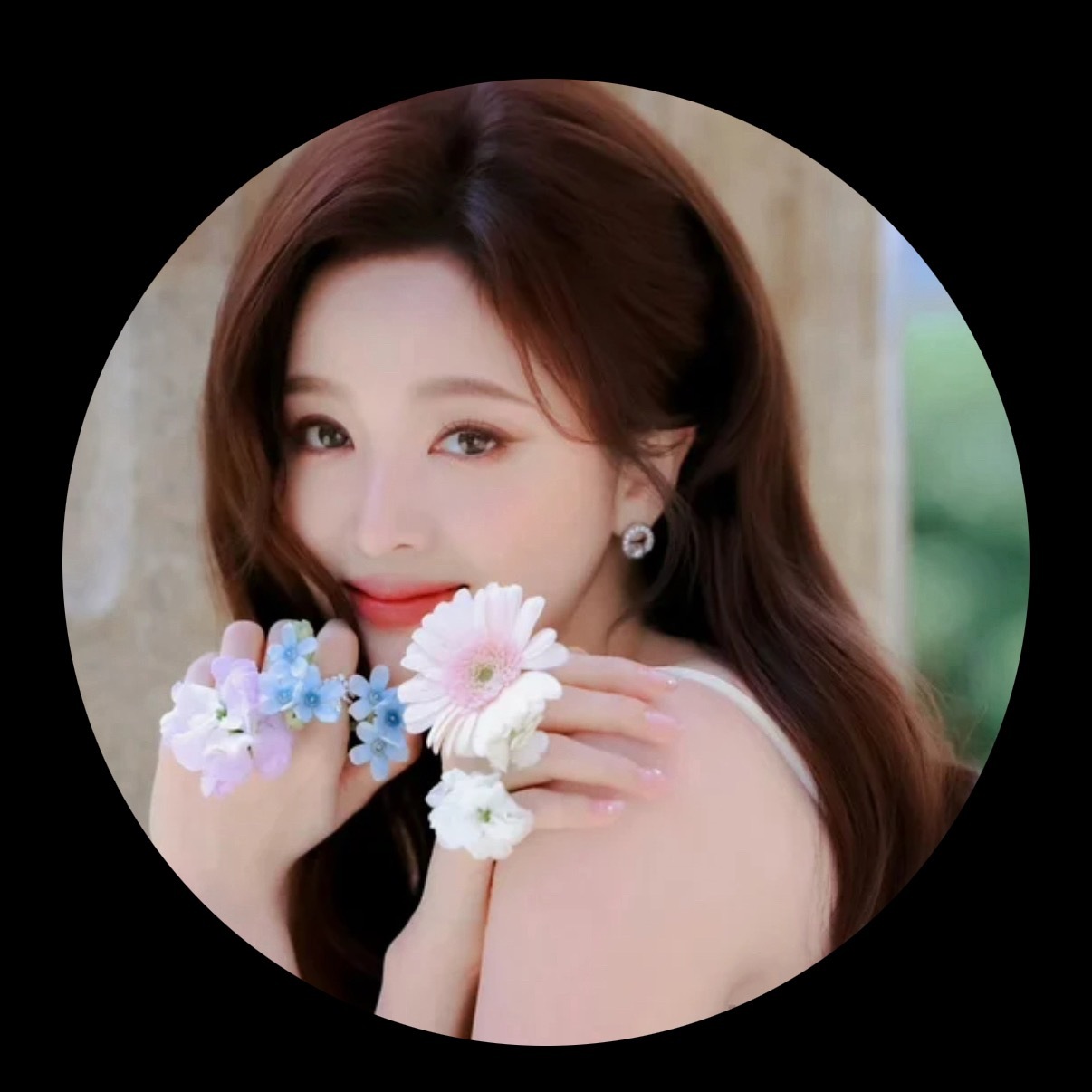 吴宣仪叶星星.吴宣仪 咱们选选的🍠头像换了喔 好看好看