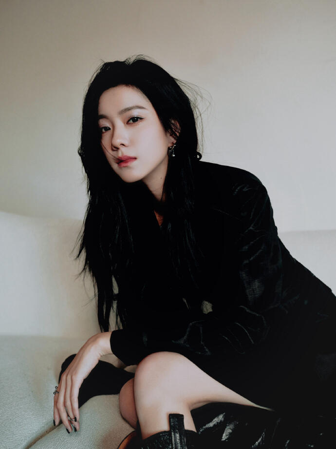 庄达菲敷着面膜吃东西庄达菲敷着面膜吃东西都这么美，看来美女真的是随时随地都在保持