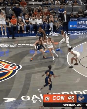 WNBA的美女们打起来了……幸亏她们没有互相扯头发[污][污] ​​​