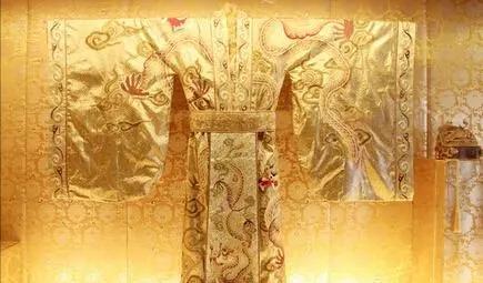 古代皇帝的龙袍禁止水洗，穿臭了怎么办？真是贫穷限制了想象力

龙袍的“不可水洗”