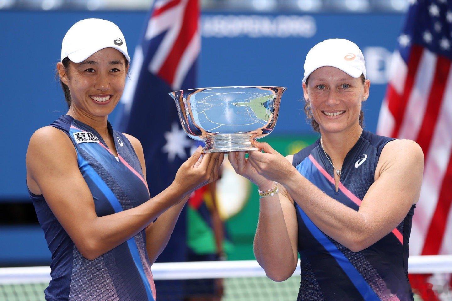 张帅组合夺澳网女双冠军恭喜张帅！职业生涯第三座女双冠军，澳网第二冠，时隔七年再夺