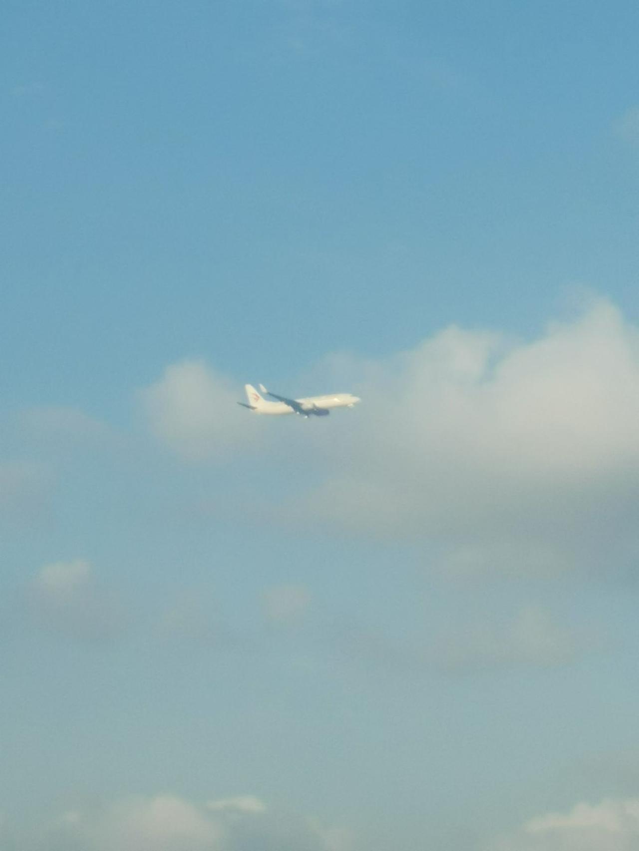 答案往往不会直接告诉你，
但是对你的行为和态度就是答案；
乌云遮蔽一时，但终究还