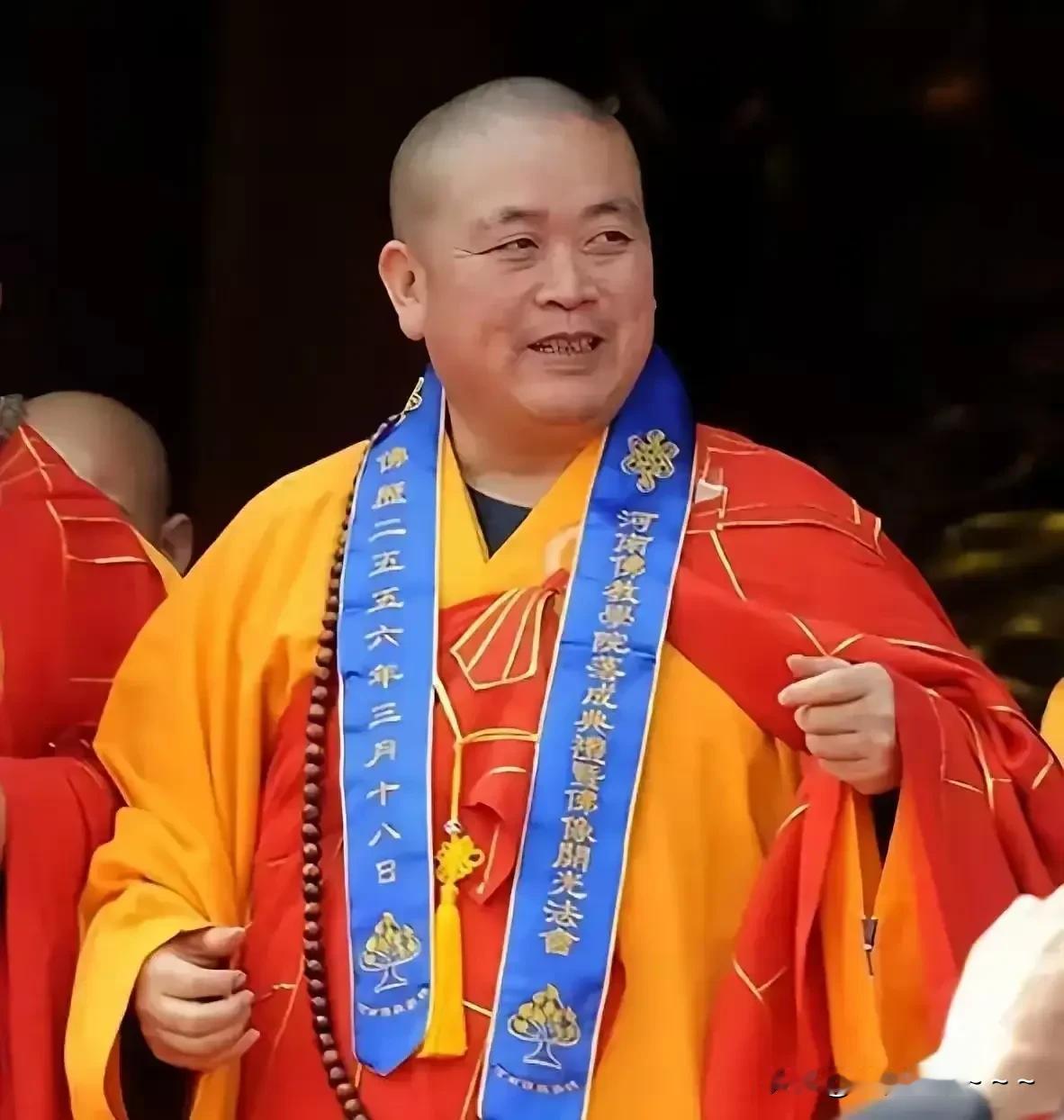 释永信是“佛”？
“佛”是释永信？
有网友说：拜的不是佛，是释永信？

搞了半天