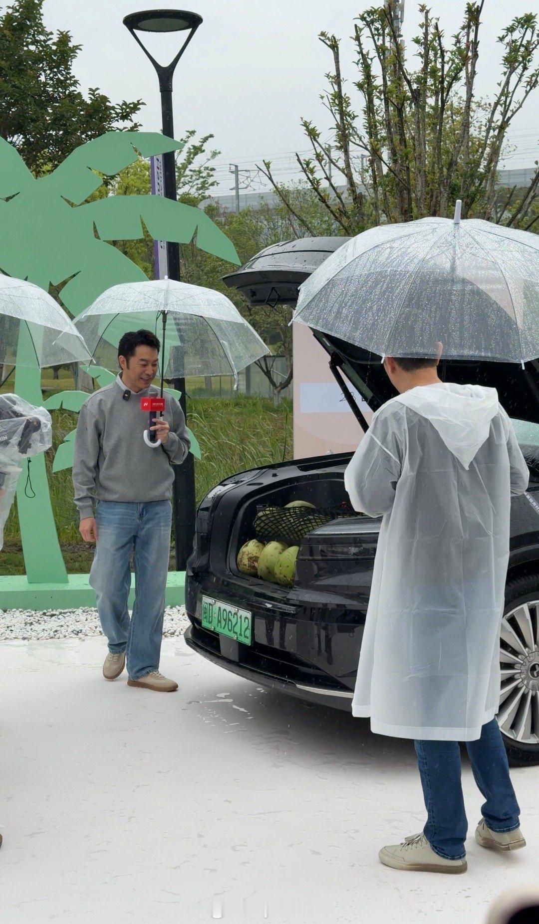 乐道L90完成了一个挺有意思的挑战，在湛江装了一整车椰子，用了23小时57分40