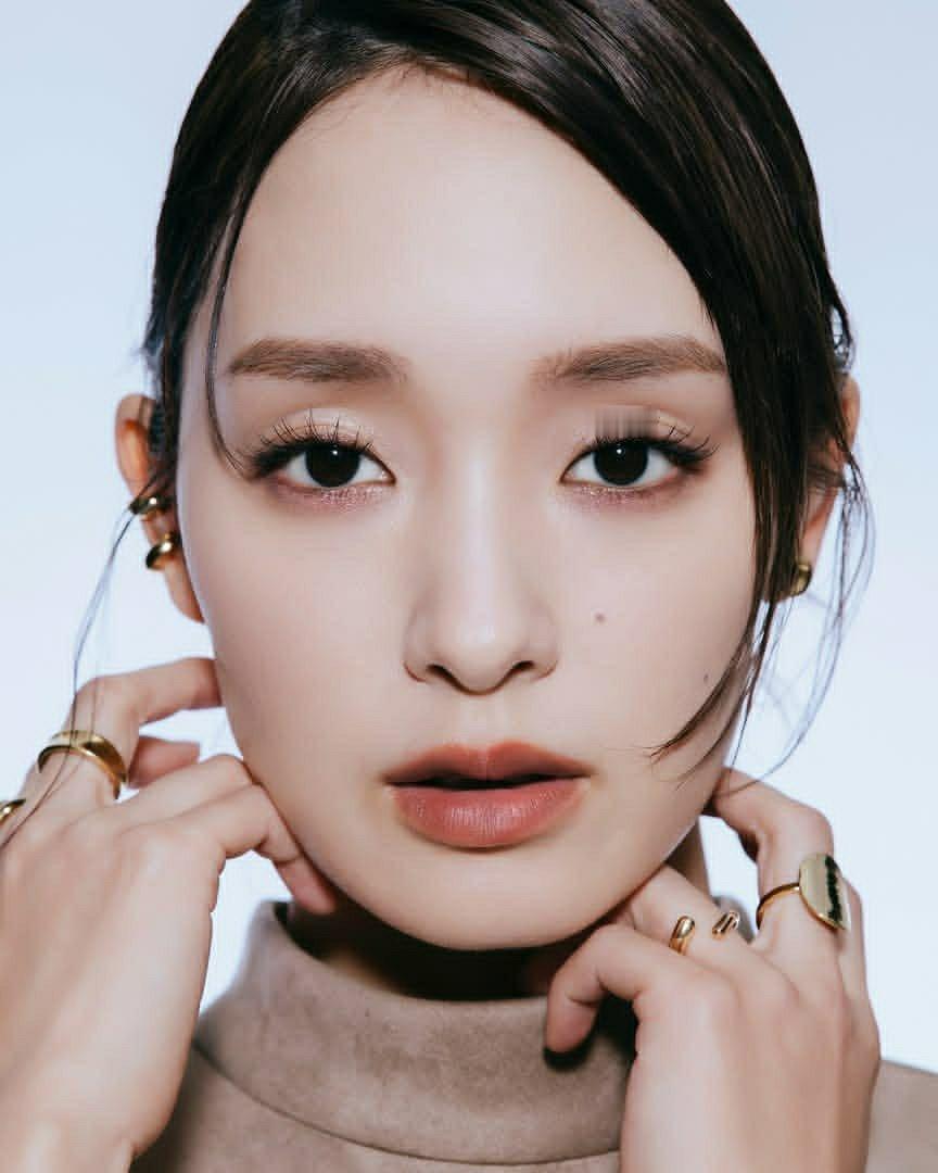 日娱新闻刚力彩芽 suqqu_officialAutumn makeup loo