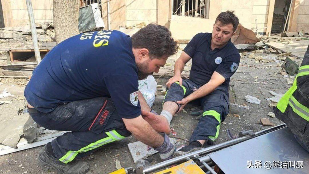 专炸伊朗的医疗急救中心，美以空袭似乎忘记了自己的军事目标。

当地时间今天早上，