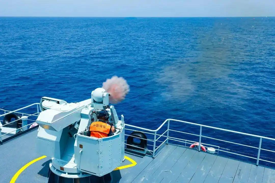 聊热点 
南海现在处于“水深火热”之中！南海成了美欧博弈的竞技场所。
美国等西方