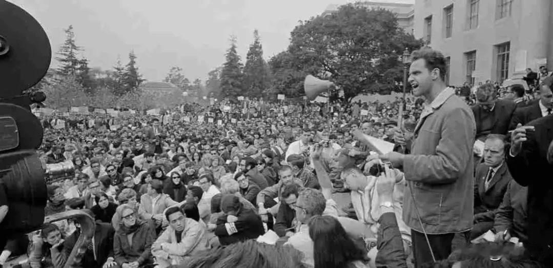 美国上一次大规模的学生浪潮是在60年代，
并且连续进行了五六年，甚至影响到了世界