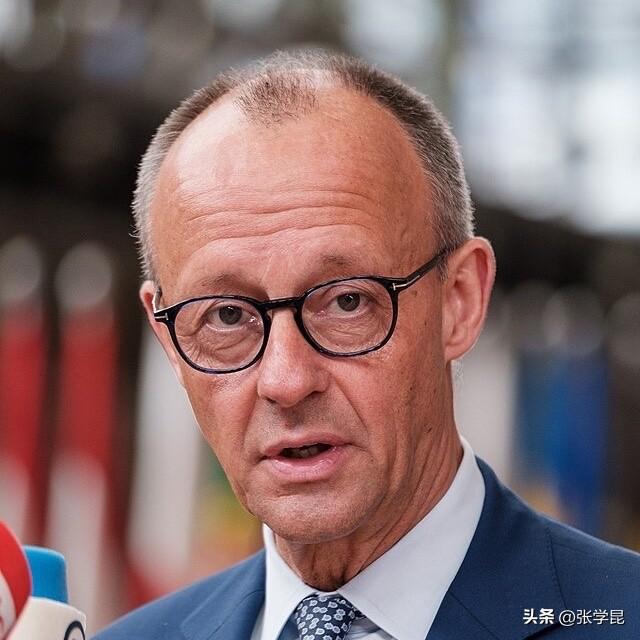 德国总理默茨今晚发文说：“我们欢迎美国与伊朗之间停火的延长。这是恢复外交谈判、实