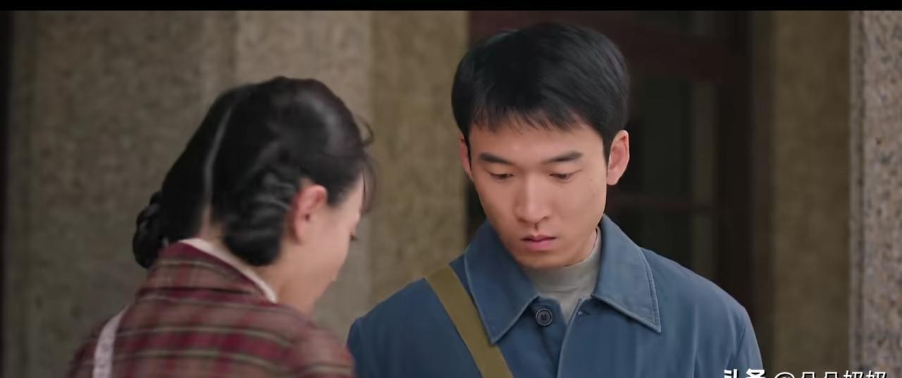 你熬3天改的方案被毙，刚毕业的新人1小时搞定的直接过审？
你对着100页行业报告