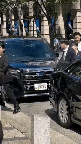 高市早苗坐的车，车牌号都是动用一番心思的，可见这个人的心思全用在对付我们的事上，