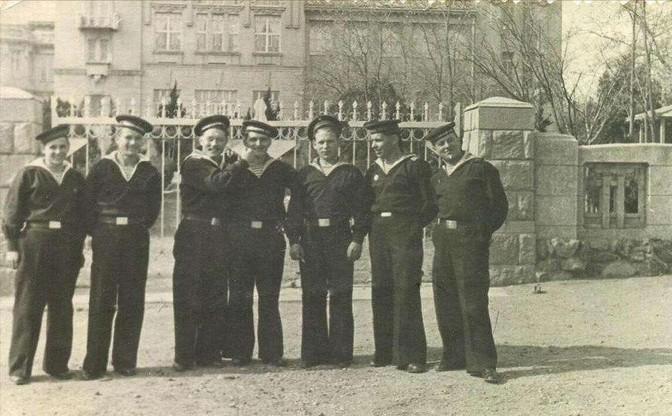 中国如果没有出现雄才大略，战略的眼光毒辣的毛主席，凭半拉子的光头，中国估计就挨当