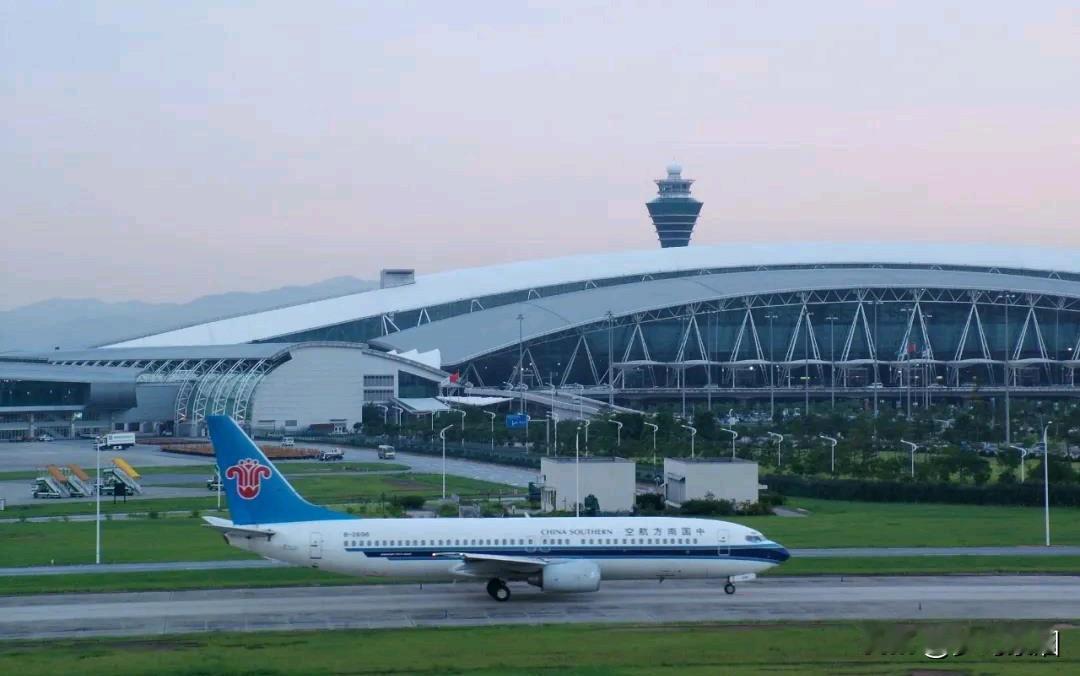 建议：白云国际机场应配筹“中国白云国际航空”，别只靠南航撑场面！
 
广州白云机