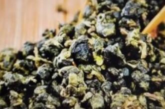 真心话茶局：跟着懂茶叶的人买茶有什好处呢？听我给你讲个真实的故事。
我认为：跟着