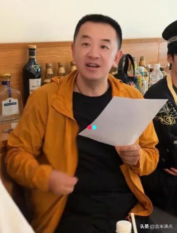 黄海波没开课，顺义没厂房，曲栅栅也没办家宴。网上传得挺热闹，但查了一圈，全是编的