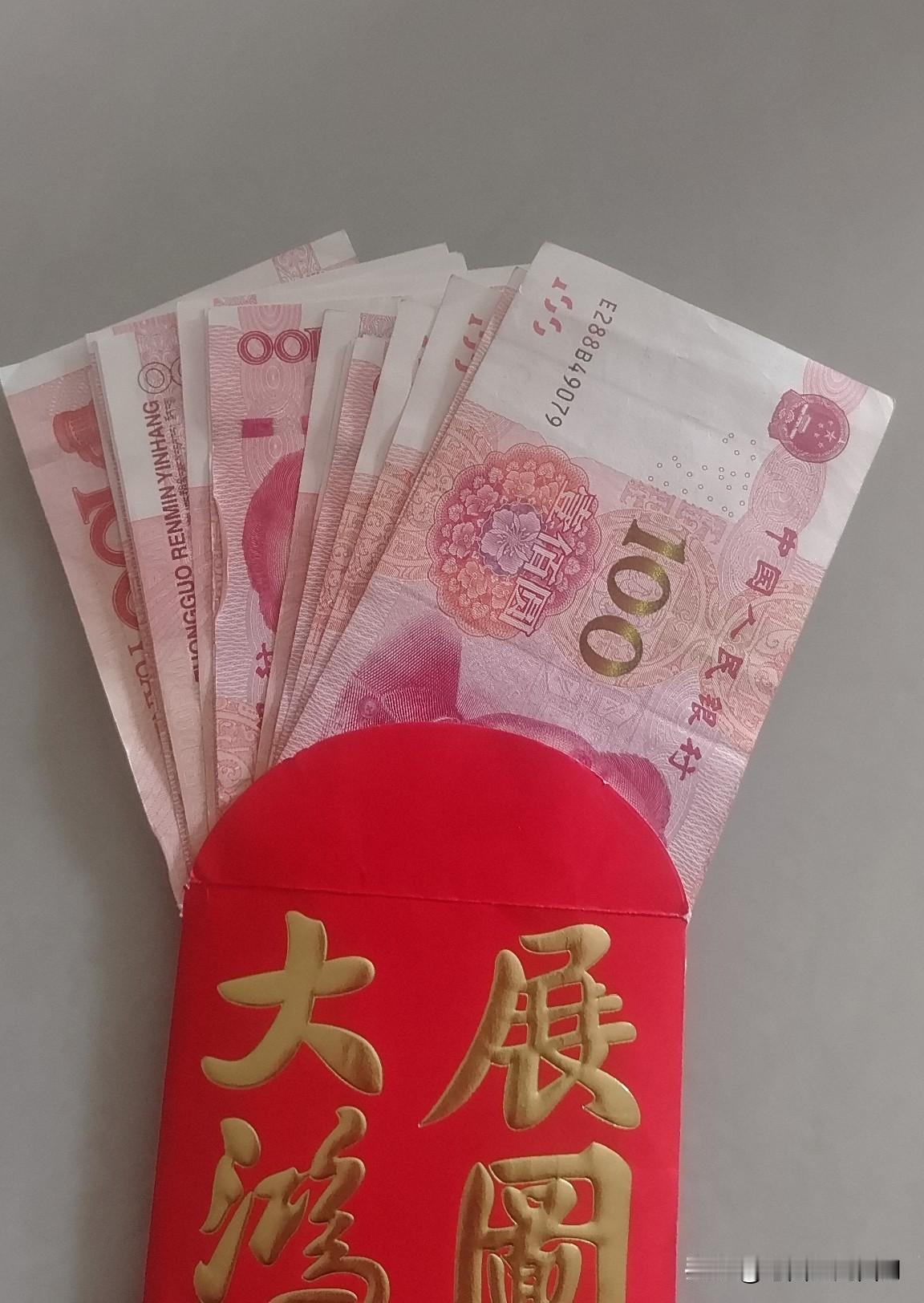 我这一生，好像欠下了数不清的人情债，往后大半段日子，或许都行走在还债的路上。
 