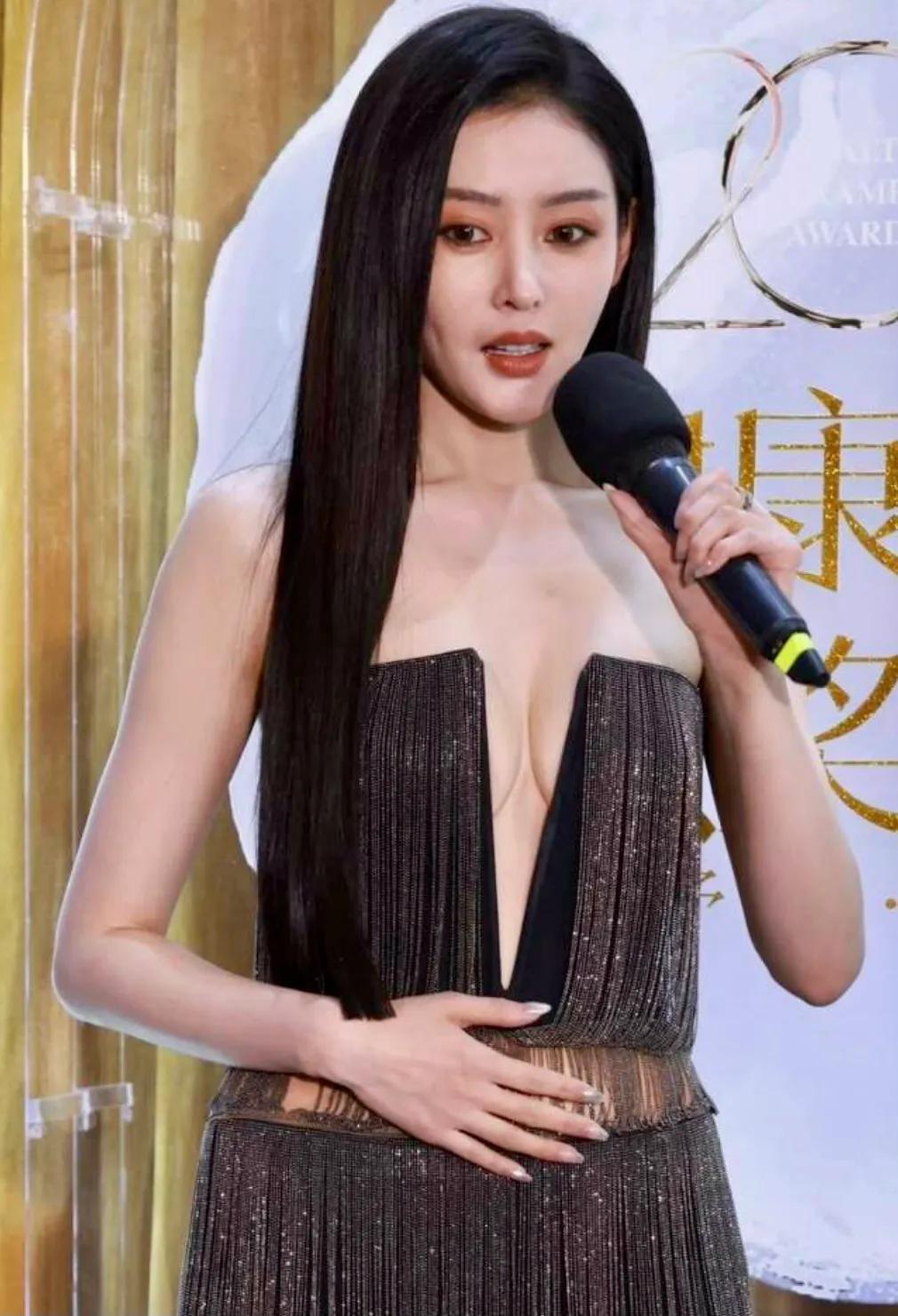 张天爱，中国内地影视女演员，1990年在黑龙江省哈尔滨市出生……
别具匠心的木桶