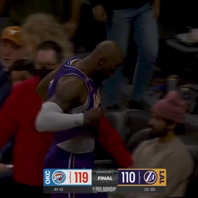 出战36分钟，17投22分3失误，正负值-7湖人9分落败，如何评价詹姆斯本场的表