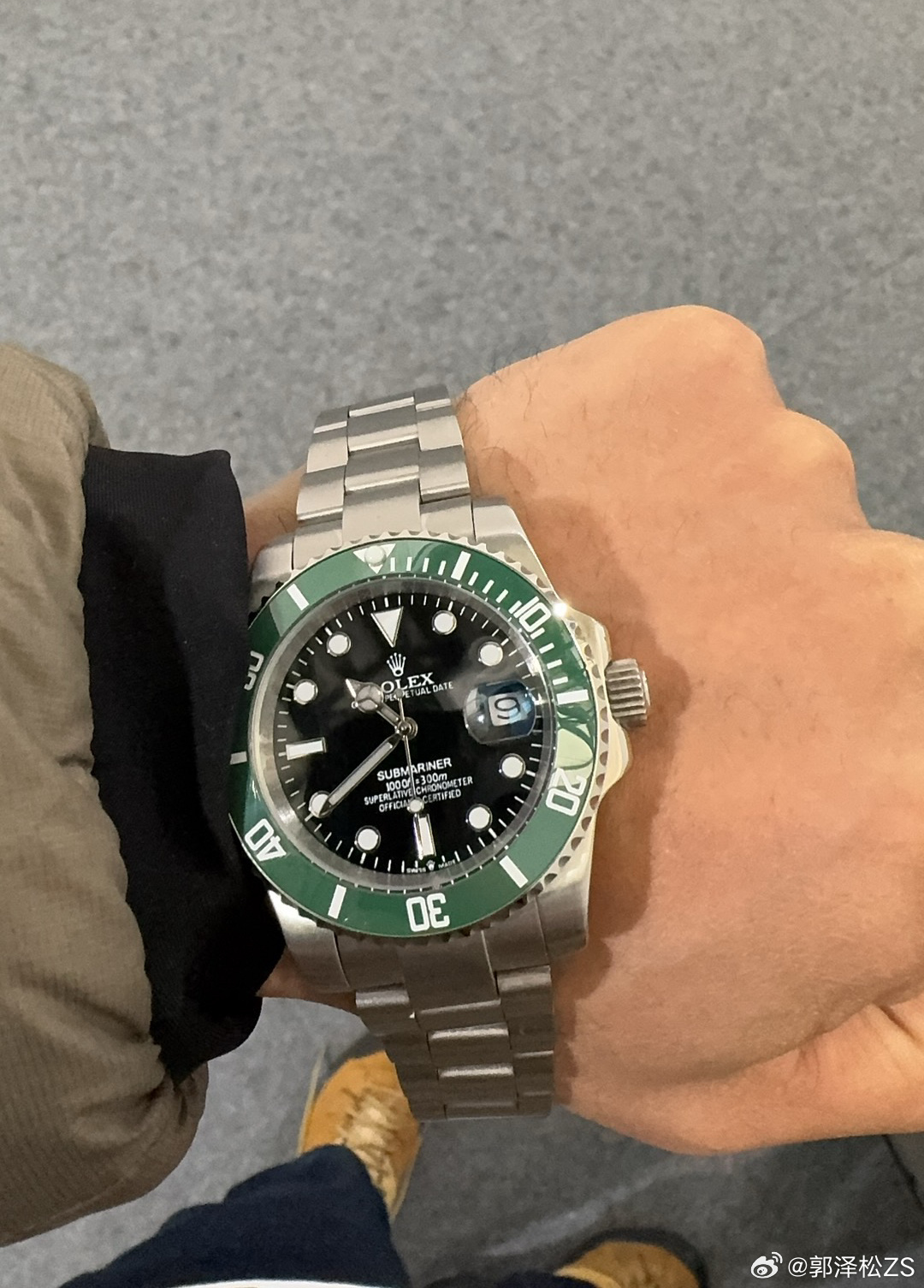 现在静态拍摄都这么卷？道具直接给配个绿水鬼，看了下pdd好像卖300多 杭州