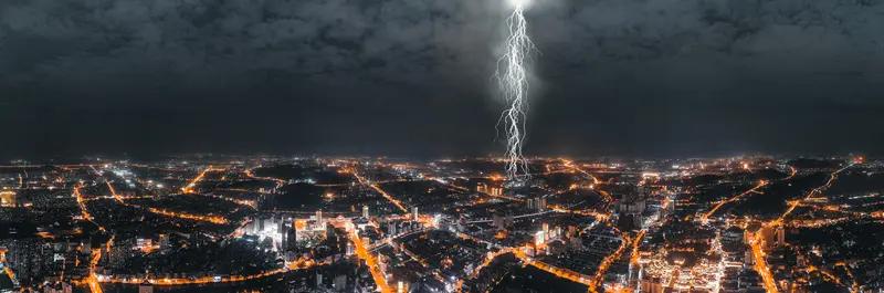 2025年12月26日凌晨三点半的圣诞大战，马刺和雷霆这场西部头名对决超有看头。