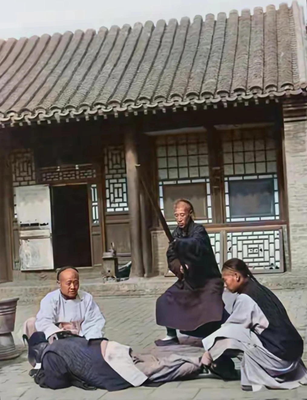 清朝时的杖刑，着实看着滑稽！