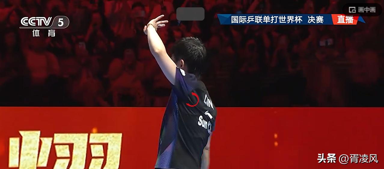 看看莎莎高举三个手指（图1），再看看图1莎莎得分后的表情（图2），霸气侧漏！澳门