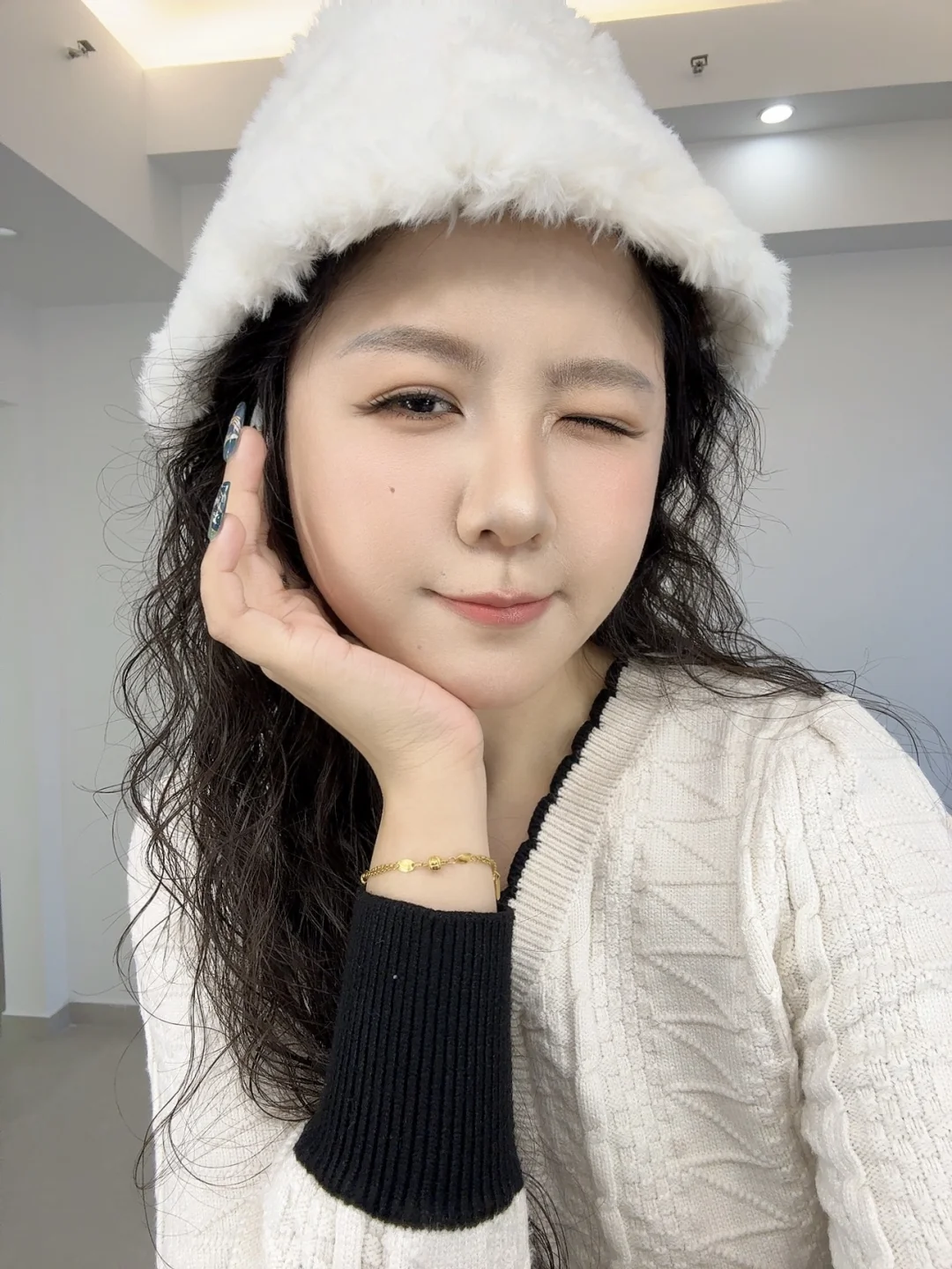是谁笑着走出了理发店💇，live图巨抗打！