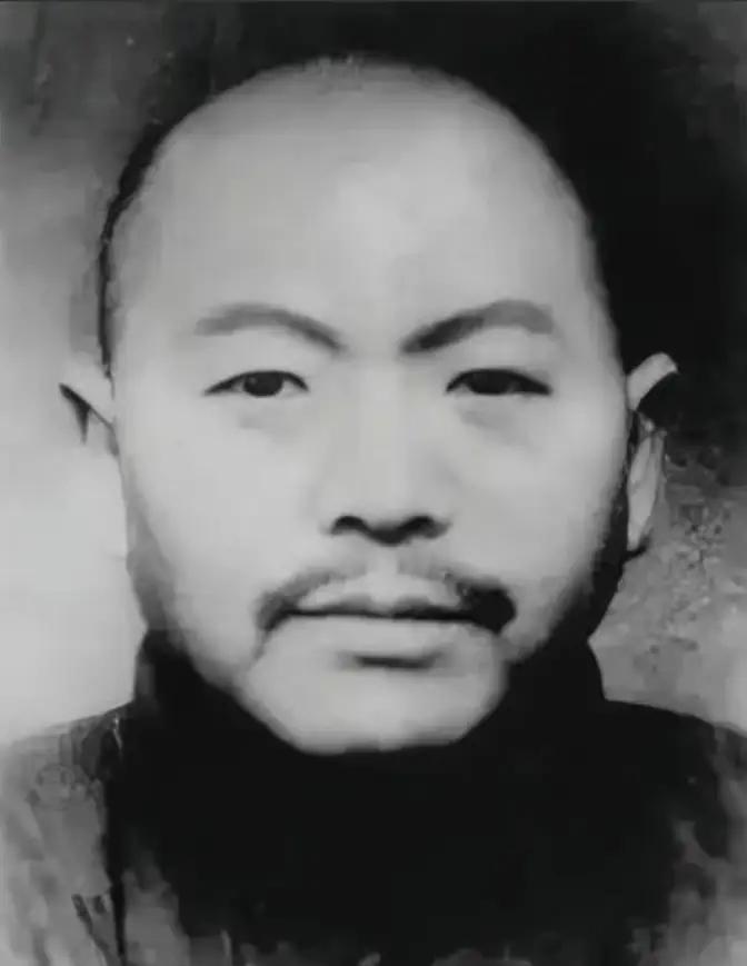 1951年，大汉奸黄标押赴刑场。枪响前他突然嘶吼：“我每月给新四军送20万银元，