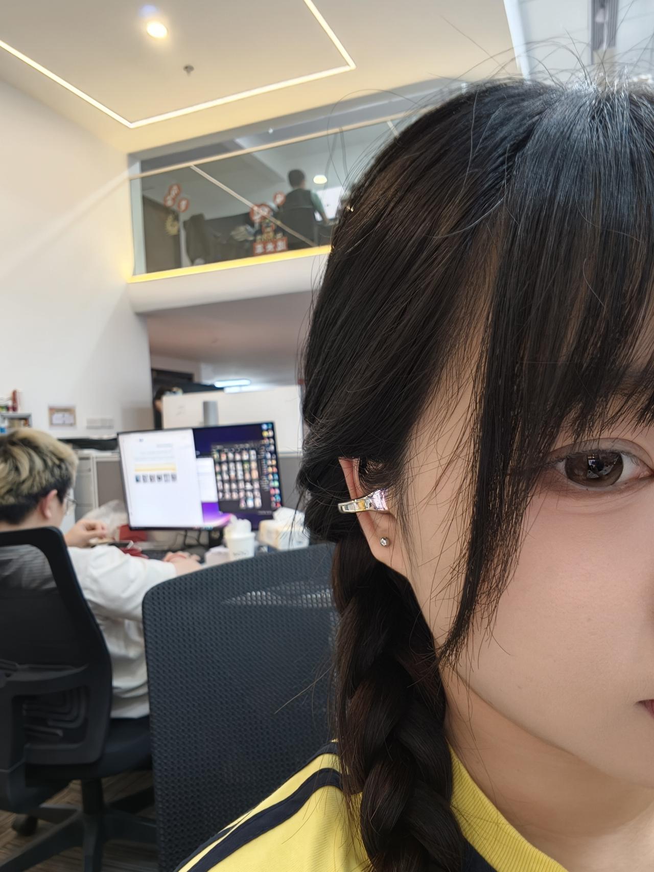 我发现，耳夹耳机真的更适合日常戴

最近入手了OPPO Enco Clip2才发