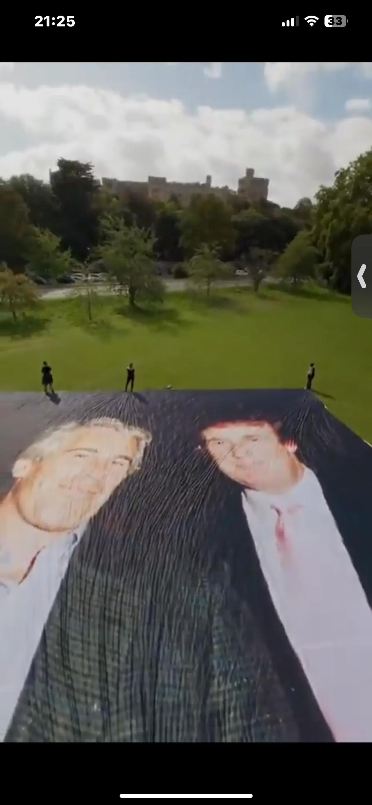 英国爆发了一场相当不寻常的抗议活动，反对特朗普的访问
一群活动人士在温莎展开了一